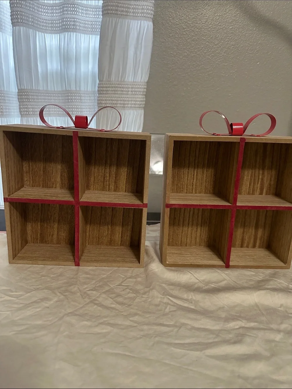 Set of 2 Wooden 4-Compartment Shelf Boxes  with Bow Accents